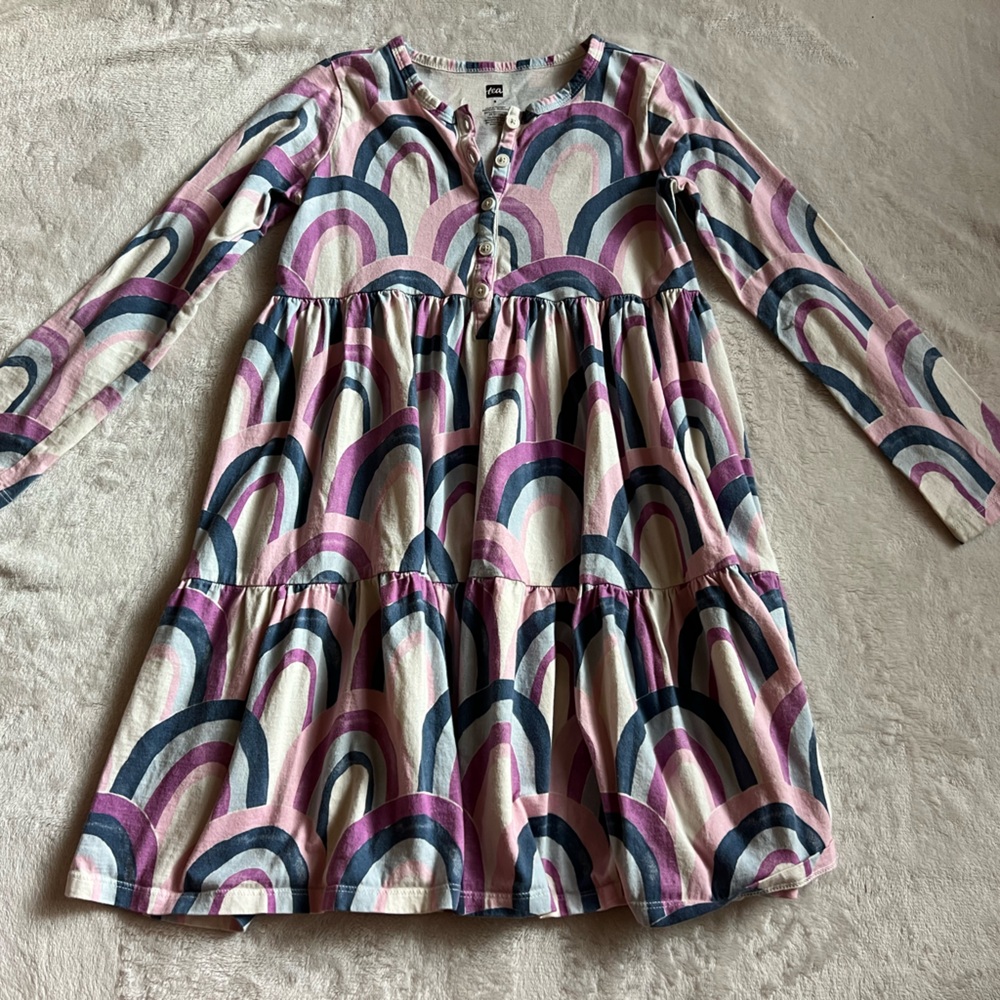 Tea Collection rainbow dress size 8
Like new !